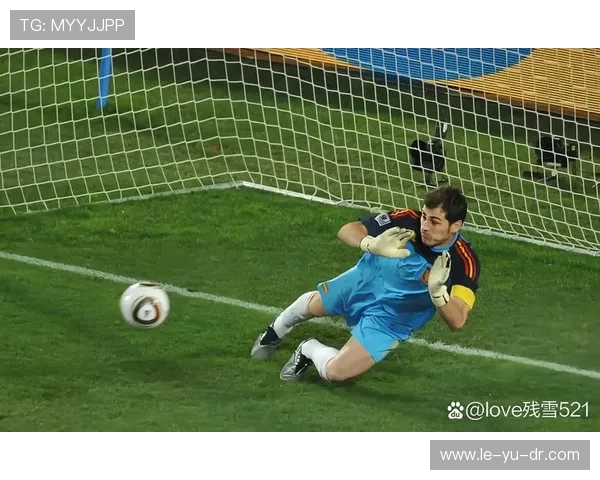 卡西利亚斯门将排名争议:传奇地位再引热议 卡西利亚斯门将排名争议:传奇地位再引热议