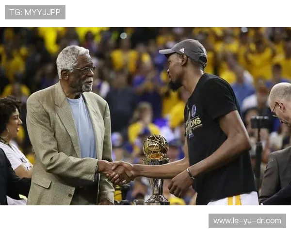 拉塞尔闪耀总决赛荣膺MVP，领衔球队夺冠征程